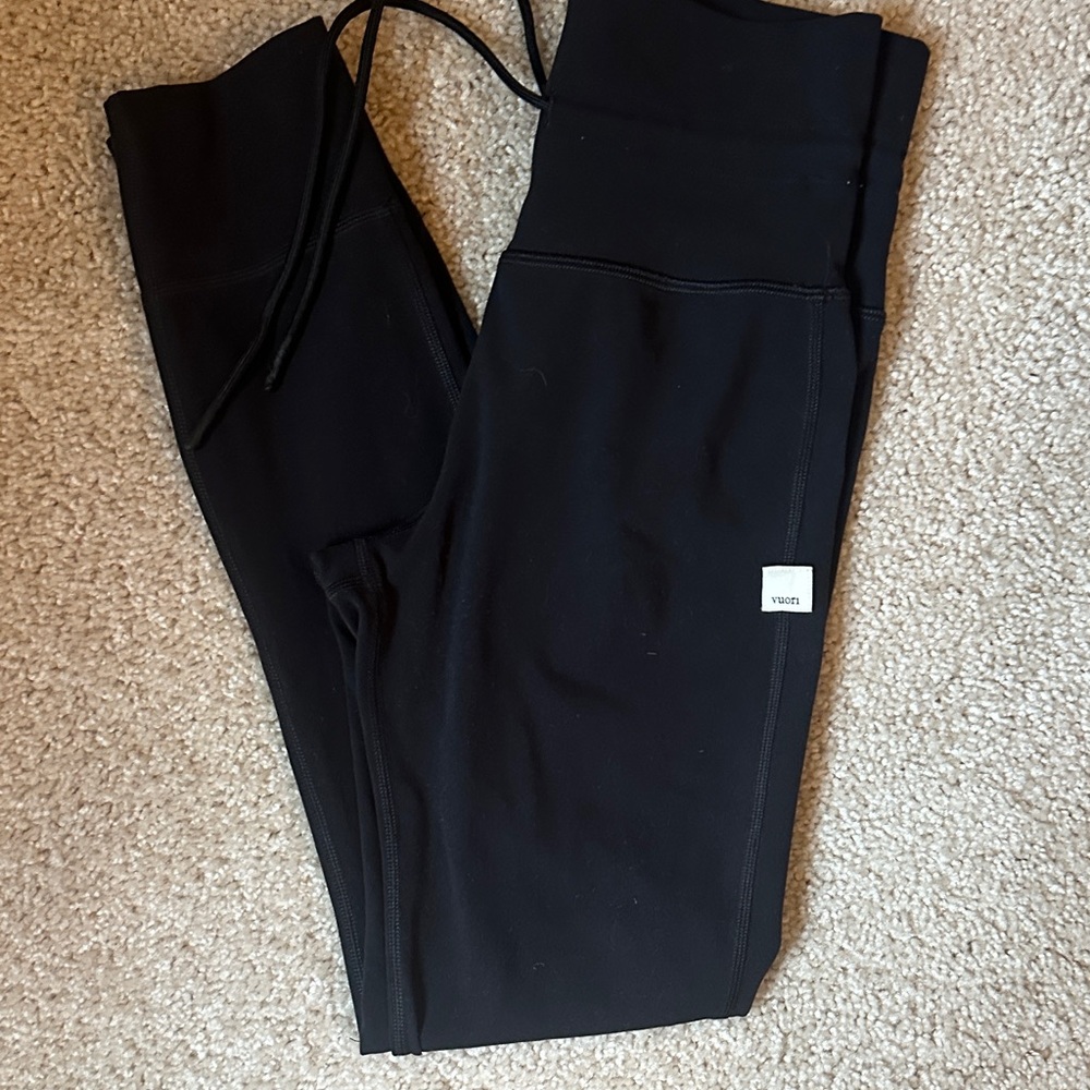 Vuori Black High-Rise Athletic Leggings XS size